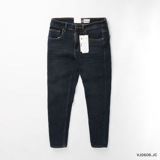 Quần jean dài nam, jean dài nam cao cấp, chất liệu : Cotton tự nhiên có độ bền cao, co giãn thoải mái. Form dáng : SlimFit - size từ 55kg - 85kg