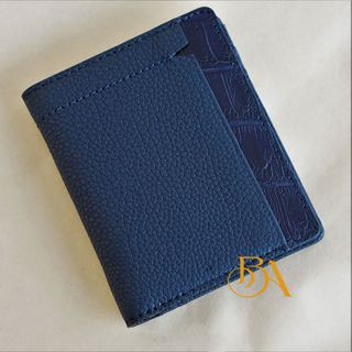 VÍ DA BÒ MILLED. VÍ DA BÒ VÂN HẠT PHỐI DA CÁ SẤU. VÍ DA BÒ NAM. VÍ NAM DÁNG ĐỨNG M018