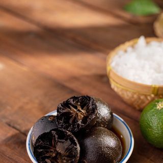 CHANH ĐEN NGÂM MUỐI HỘP 400GR