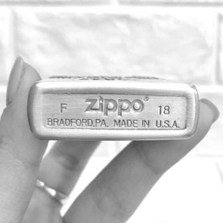 Bật Lửa ZIPPO Mỹ, Bật Lửa ZIPPO USA Hình Đại Bàng 1932 Màu Bạc Cổ Điển Xài Xăng Có Tem Đỏ