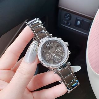 ĐỒNG HỒ GU..ESS NỮ MẶT GIẢ CƠ
