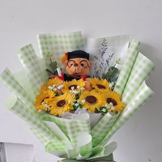 [hcm] Bó hoa tốt nghiệp gồm 7 bông hướng dương bằng sáp kèm gấu cao 20cm, bó hoa hướng dương, bó hoa tốt nghiệp giá rẻ giá sỉ