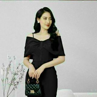 Đầm cổ body trễ vai nút cao cấp thiết kế