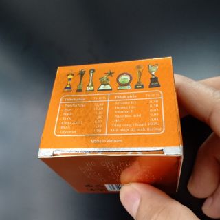 Kem Sứ Tiên cam dưỡng trắng, cân bằng da, ngăn ngừa mụn, nám, lão hóa 3g - Helena Cosmetics