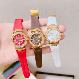 Đồng hồ da nữ viền đá ferrragomor mẫu mới