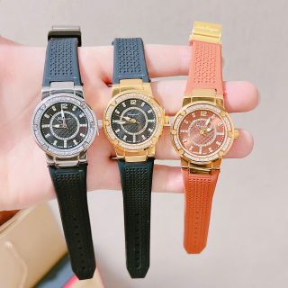 Đồng hồ da nữ viền đá ferrragomor mẫu mới