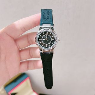 Đồng hồ da nữ viền đá ferrragomor mẫu mới