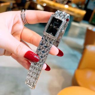 Đồng hồ guessvs vuông mẫu nới