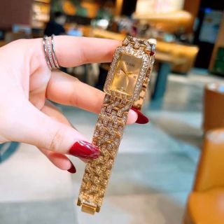 Đồng hồ guessvs vuông mẫu nới