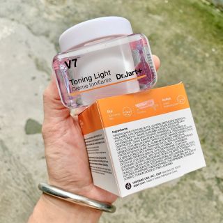 Kem V7 toning Light 50ml mới