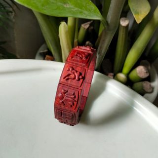VÒNG TAY GỖ TRẮC CHẠM DÀNH CHO NAM.