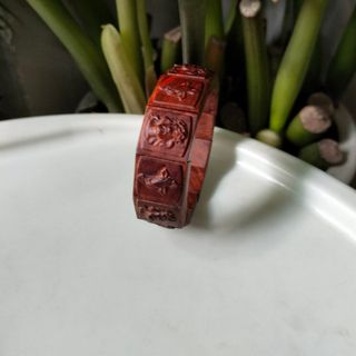 VÒNG TAY GỖ TRẮC CHẠM DÀNH CHO NAM.