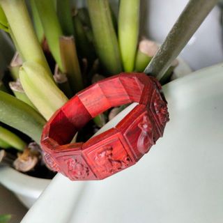 VÒNG TAY GỖ TRẮC CHẠM DÀNH CHO NAM.