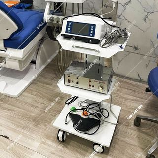 Xe đẩy nha khoa 3 tầng có ổ cắm điện