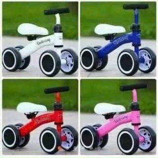 Xe chòi chân thăng bằng cho bénp