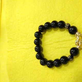 Chuỗi phong thủy đá đen mix tỳ huu