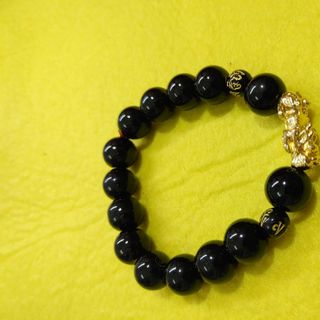 Chuỗi phong thủy đá đen mix tỳ huu