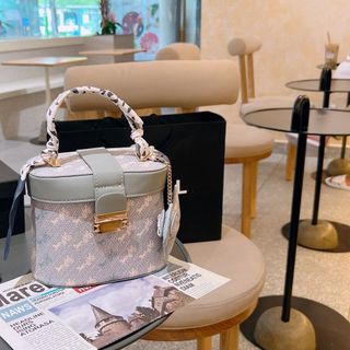 Túi xách quảng châu Cốp Kèm Charm - 01B3059 (Chuyên sỉ túi xách sll, balo, ví, thắt lưng, túi Laptop)