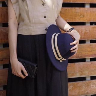 SET QUẦN ỐNG RỘNG ÁO CỔ VEST -HUYỀN XMĐT