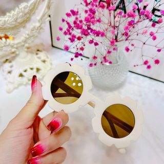 [Siêu hot] Kính mát bé chống tia UV hình bông hoa đáng yêu, phụ kiện chụp ảnh cho bé đủ màu sắc dễ thương mã BEBONGHOA