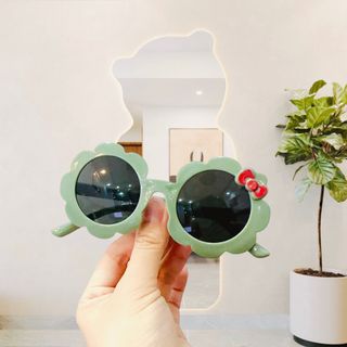 [Đại hội siêu sale] Kính râm hoạt hình hoa nơ bảo vệ mắt khỏi tác hại của bụi, tia UV mã 7927 (BÉ HOA NƠ)