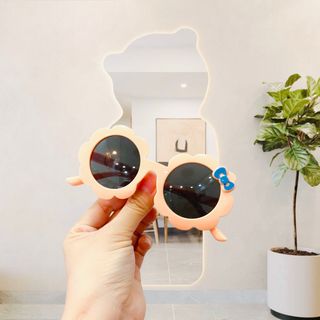 [Đại hội siêu sale] Kính râm hoạt hình hoa nơ bảo vệ mắt khỏi tác hại của bụi, tia UV mã 7927 (BÉ HOA NƠ)