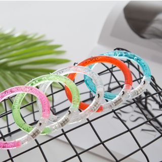 Vòng tay có đèn có sẵn pin