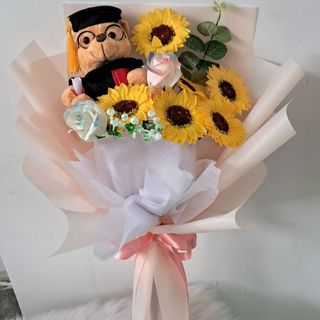 Bó hoa gấu tốt nghiệp, bó hoa hướng dương kèm gấu tốt nghiệp, quà tặng tốt nghiệp giá sỉ