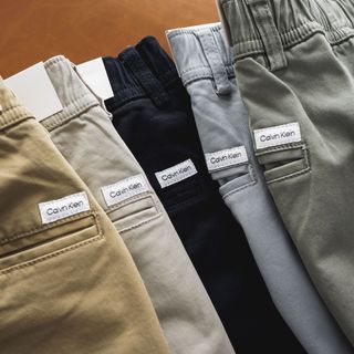 quần short nam chất kaki dày dặn , thun con giãn , mặt vải mịn , Hàng đã xử lý chống co rút khi sử dụng , Form Slim fit , trên gối - size từ 55kg - 85kg