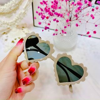 [Thời trang] Kính râm cho trẻ em hình trái tim 7 màu dễ thương, dành đi nắng cho bé yêu