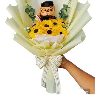 Bó hoa hướng dương kèm gấu quà tặng tốt nghiệp, bó hoa tốt nghiệp, bó hoa hướng dương kèm gấu