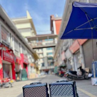 vali du lịch LV