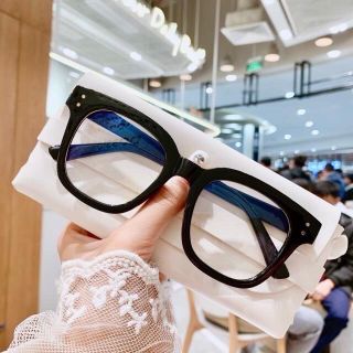 Kính cận thời trang nam nữ chữ V bảo vệ mắt chống tia UV, kính mát Unisex hot nhất 017
