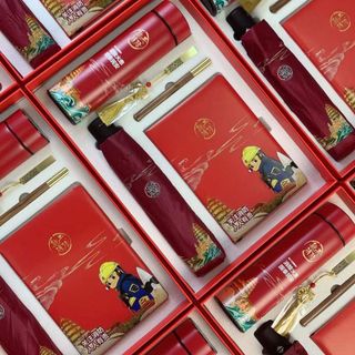Bộ Quà Tặng Công Sở Văn Phòng Phẩm In LoGo Theo Yêu Cầu, Bình giữ nhiệt + Sổ + Bút + UsB + Dù Full box ( Giá Tận Xưởng )