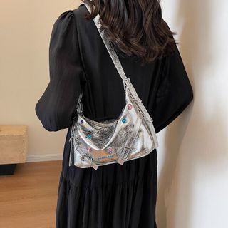 Túi xách quảng châu Cắp Nách Đính Phụ Kiện - 09B3110  (Chuyên sỉ túi xách sll, balo, ví, thắt lưng, túi Laptop)