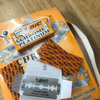 Vỉ 100 lưỡi lam Bic hàng loại 1