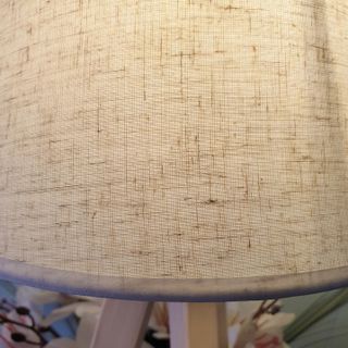 Đèn Ngủ Chân Gỗ Cao Cấp MG-01