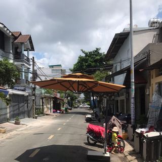 Dù lệch tâm tròn đường kính 3m, khung gia công dày, đã gồm đế bê tông bánh xe