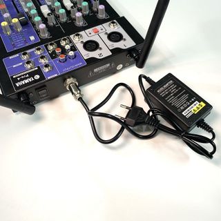 MIXER YAMAHA PRO-4 (KÈM 2 MICRO).