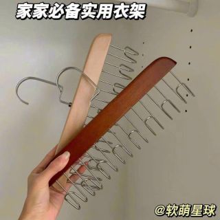 Móc gỗ treo đồ.