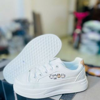 Bata si trắng trẻ em