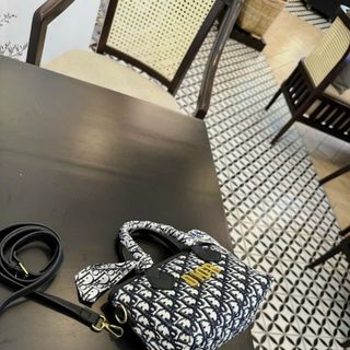 Túi xách quảng châu Quai Xách Kèm Khăn - 12B3410 (Chuyên sỉ túi xách sll, balo, ví, thắt lưng, túi Laptop)