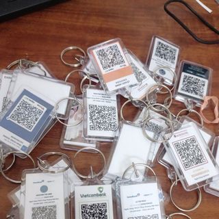 Móc khoá quét mã qr