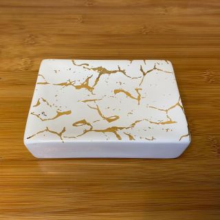 Bộ Đồ Dùng Phòng Tắm 4Món Gốm trắng Vuông Vân Gold Phong Cách Âu Sang Trọng ( Hàng, Giá Tận Xưởng )