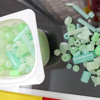 Gói 100 Hạt dạ quang mix đủ mẫu phát sáng trong đêm...
Giá sỉ 20k /1 gói khuyến mãi thêm 4 mét cước thun