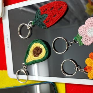 Móc khóa len dệt kim mix nhiều mẫu