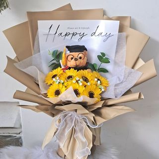 Bó hoa hướng dương kèm gấu tốt nghiệp, bó hoa hướng dương bằng sáp, quà tặng tốt nghiệp
