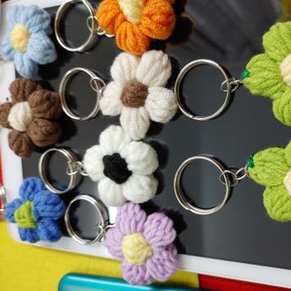 Móc khóa len mẫu bông hoa