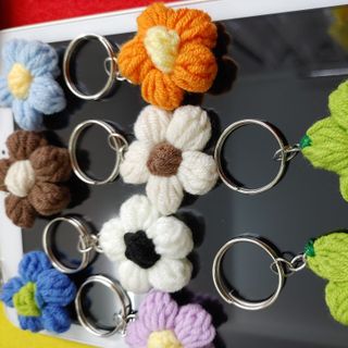 Móc khóa len mẫu bông hoa