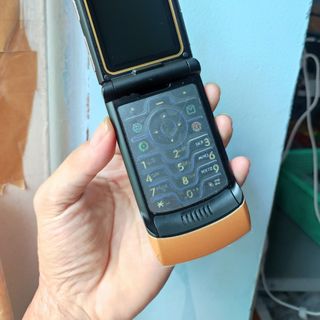Điện thoại nắp gập Motorola V3 chính hãng giá sỉ